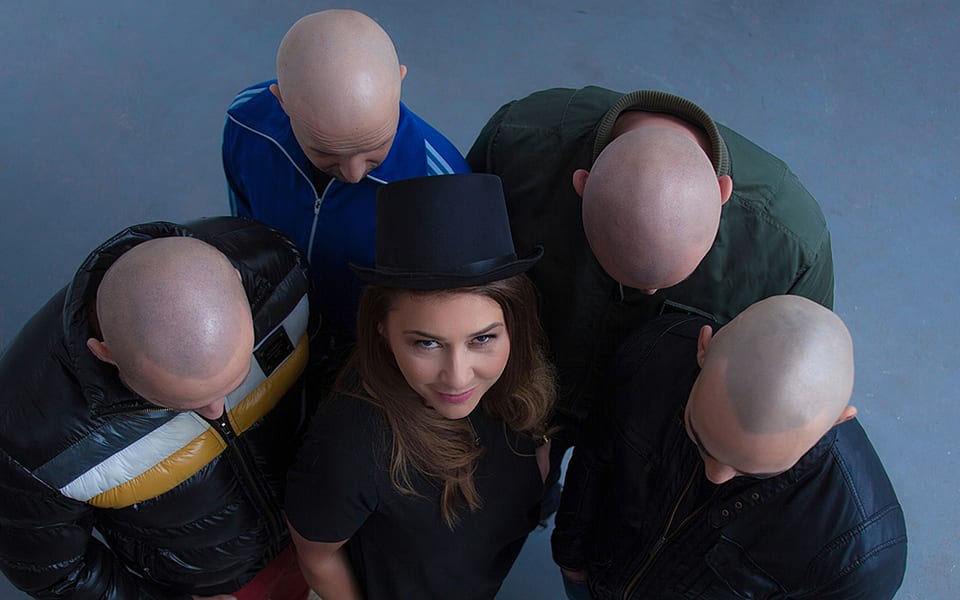 Tatuaż na głowie zamiast włosów