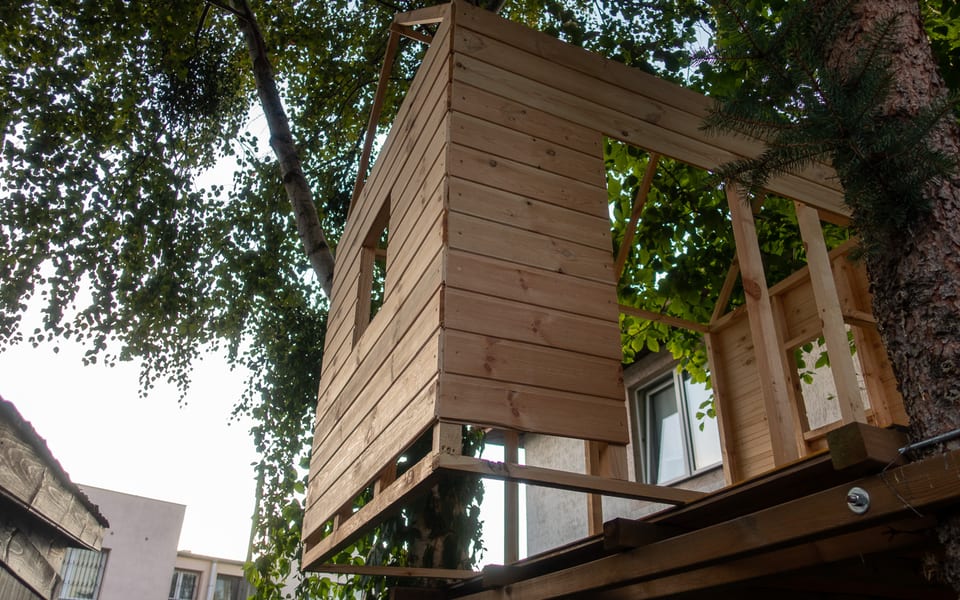 Skandynawski domek na drzewie: #4 Ściany i dach